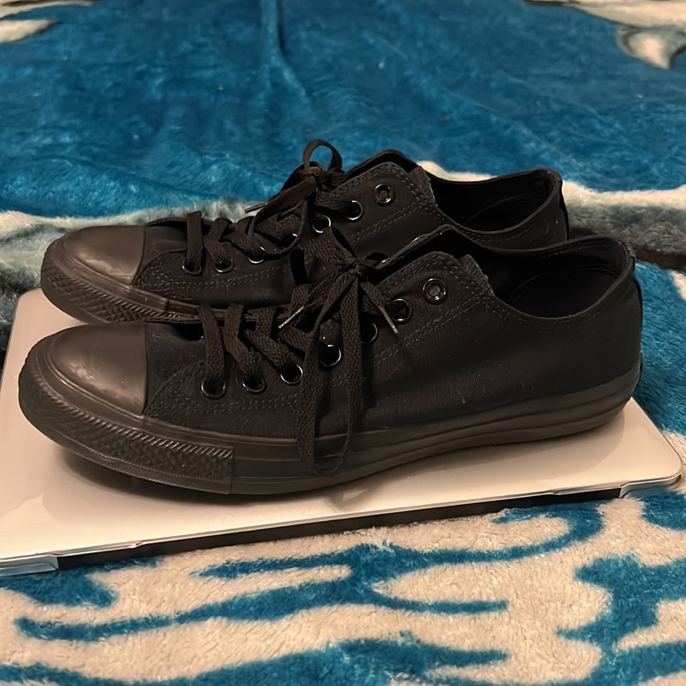 Converse - Picture 3 of 9